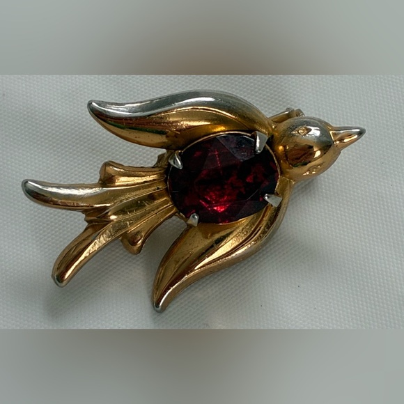 1940S CORO BIRD BROOCH SET RED STONE JELLY BELLY VINTAGE GOLD TONE - Picture 4 of 11